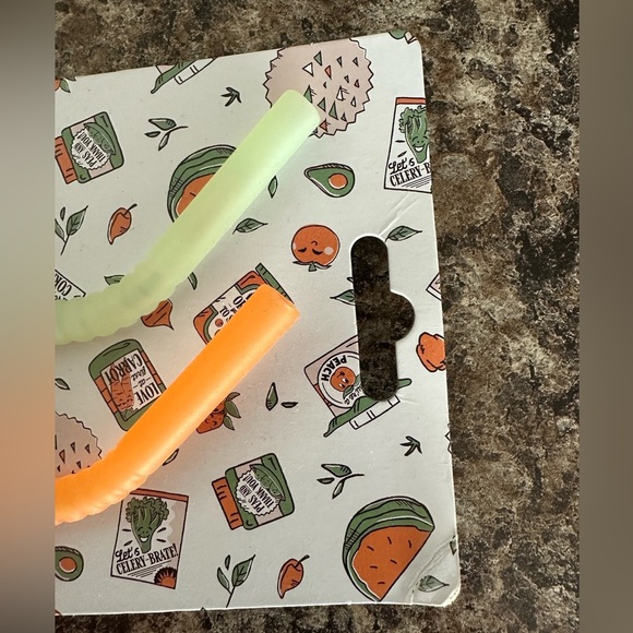 NWOT. Disney Parks Epcot Flower & Garden 2020 Reusable Straw Set. - Picture 5 of 5